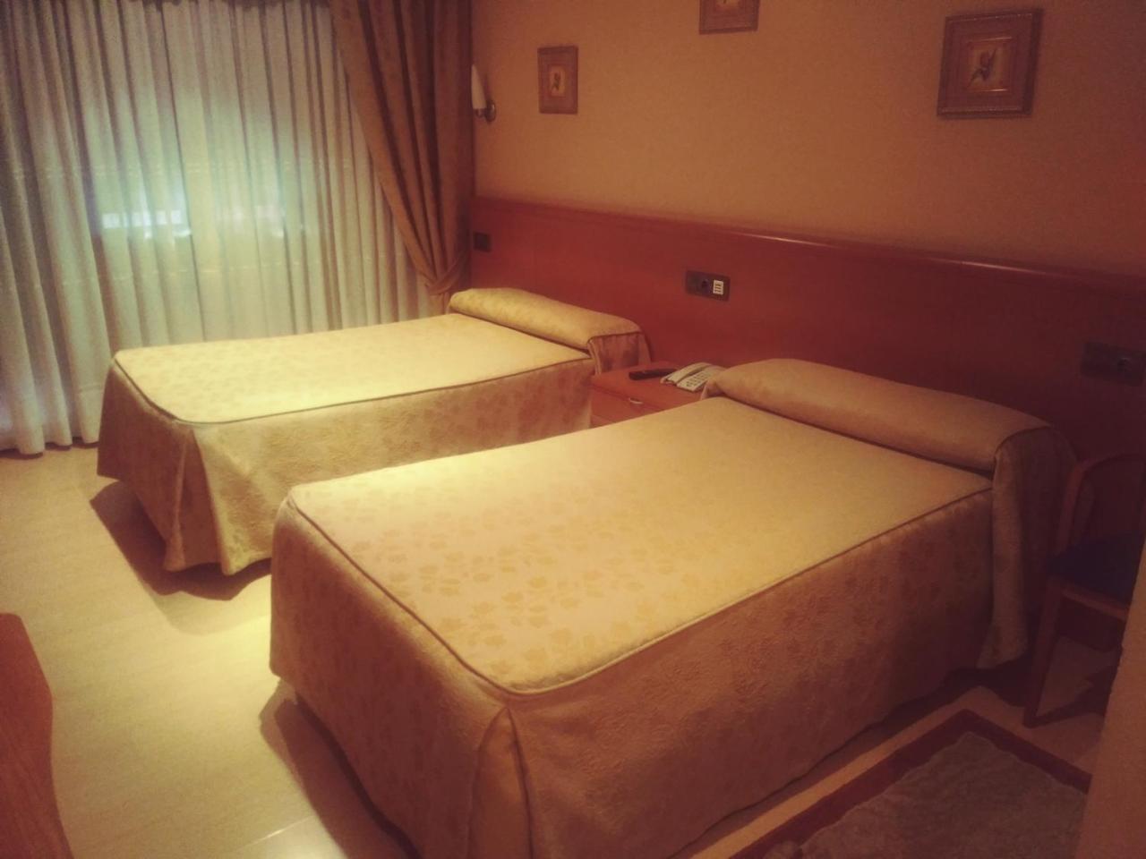 Hotel Orly Хинсо-де-Лимия Экстерьер фото